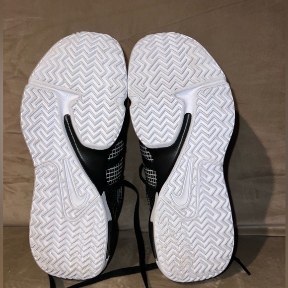 LeBron Witness 7 (Team) Basketball Shoes. Size 7, used, like new nice pr shoes - Picture 4 of 7